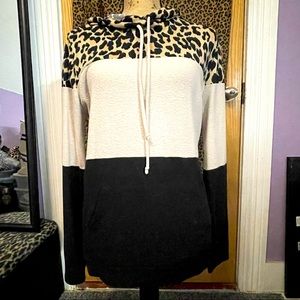 Staccato Leopard Cheetah Sweatshirt Hoodie